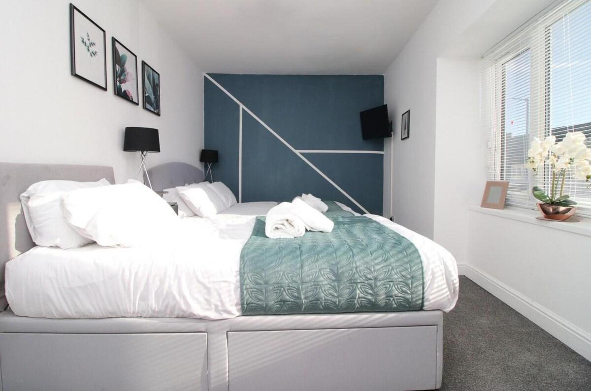 Spacious 5 Bedroom Flat-swansea