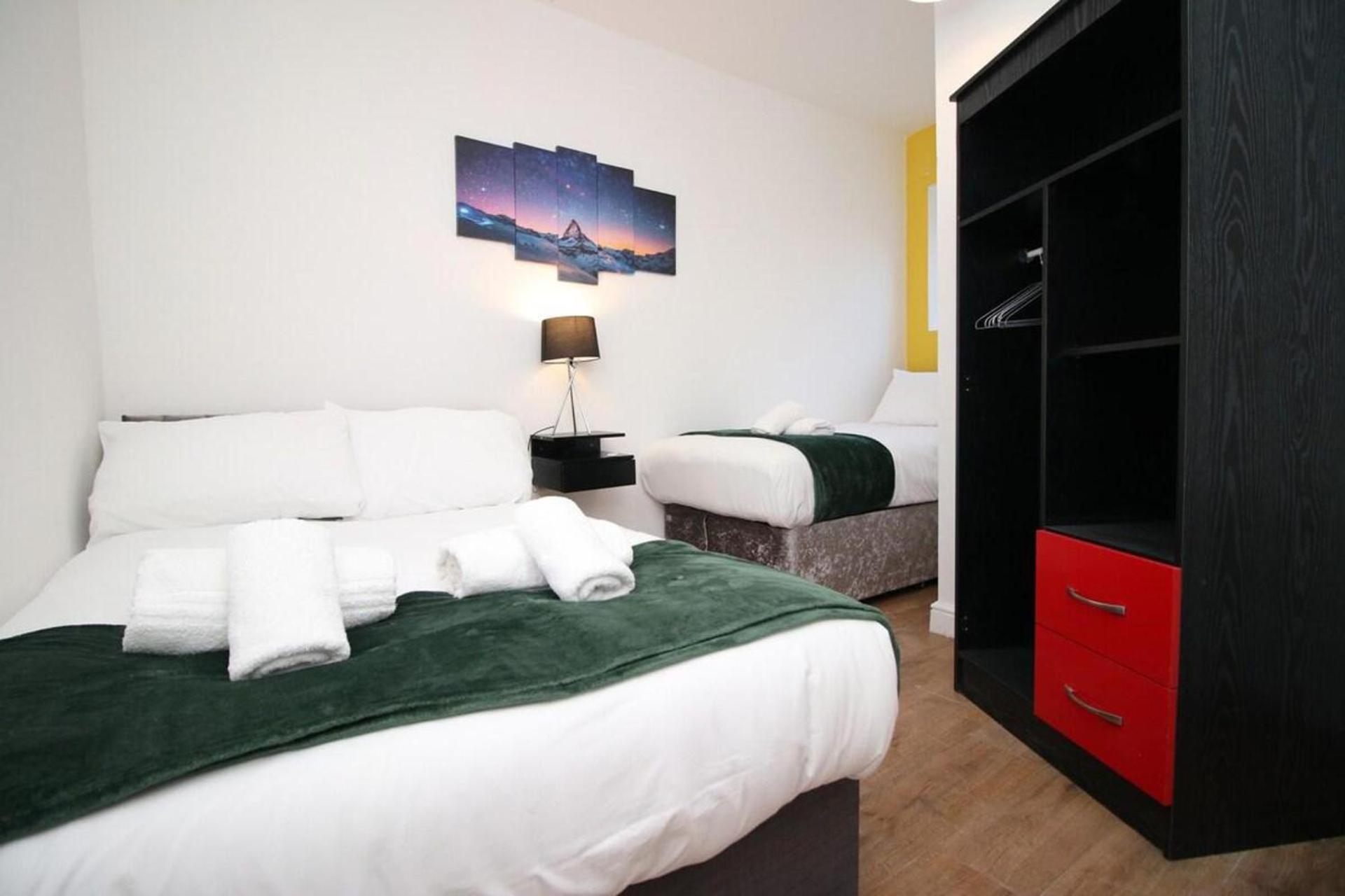 Spacious 5 Bedroom Flat-swansea Apartment