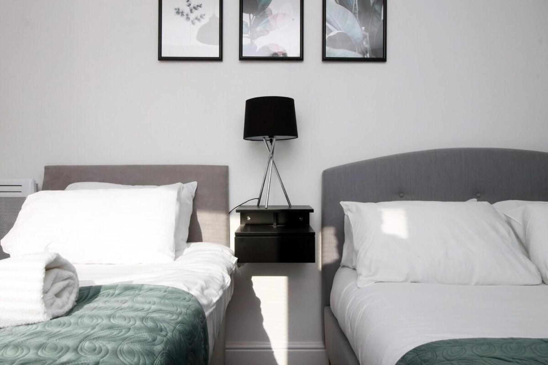 Spacious 5 Bedroom Flat-swansea *